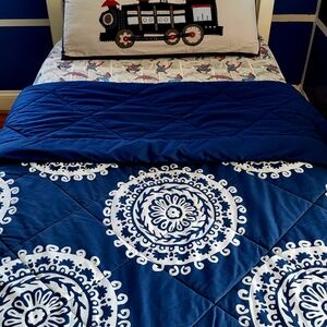 Pottery Barn Teen Medallion Twin Comforter